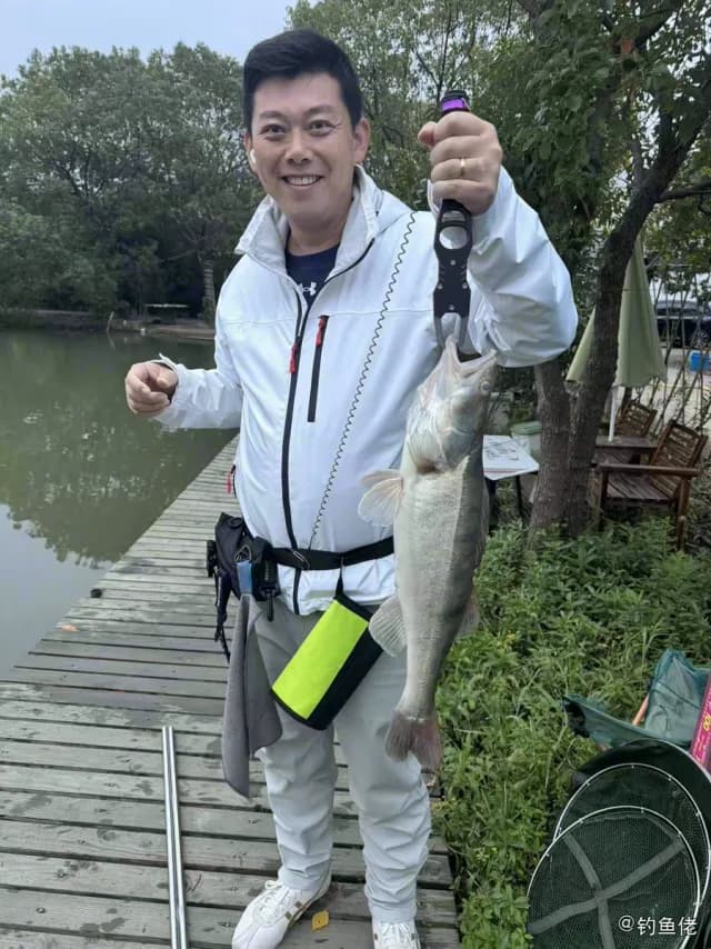 白梭吻鲈钓获 上海市 1.3kg